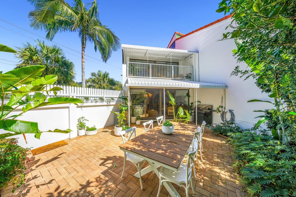 10/11 Hooker Boulevard, BROADBEACH WATERS, QLD 4218, Broadbeach Waters - Image 1