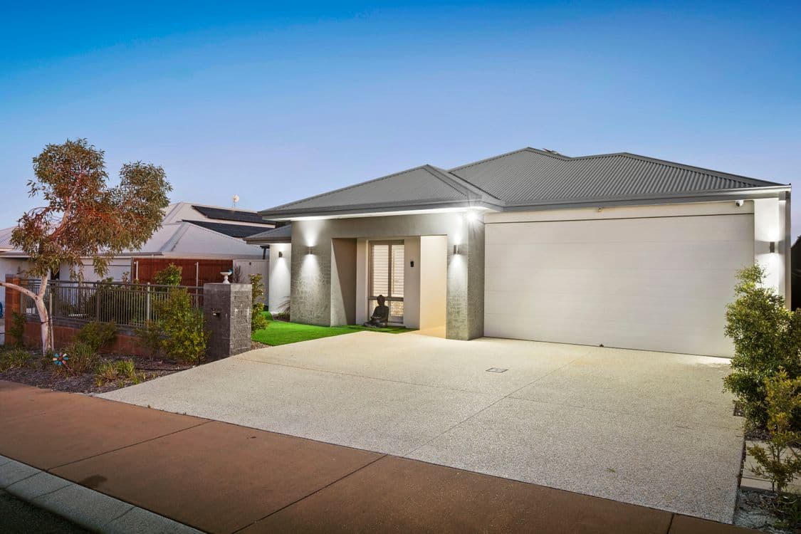 105 Pineroo Terrace, ELLENBROOK, WA 6069, Ellenbrook - Thumbnail 2