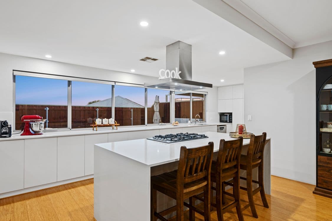 105 Pineroo Terrace, ELLENBROOK, WA 6069, Ellenbrook - Thumbnail 6