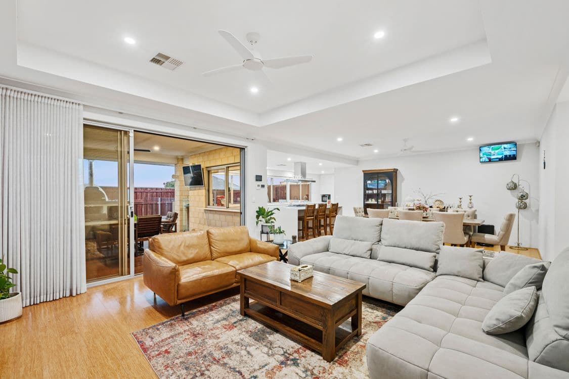 105 Pineroo Terrace, ELLENBROOK, WA 6069, Ellenbrook - Thumbnail 8