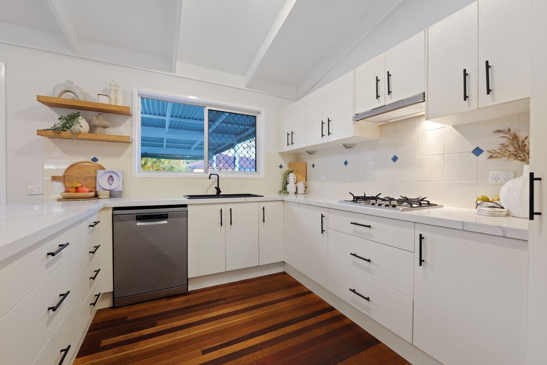 35 Dunbil Avenue, FERNY HILLS, QLD 4055, Ferny Hills - Thumbnail 5