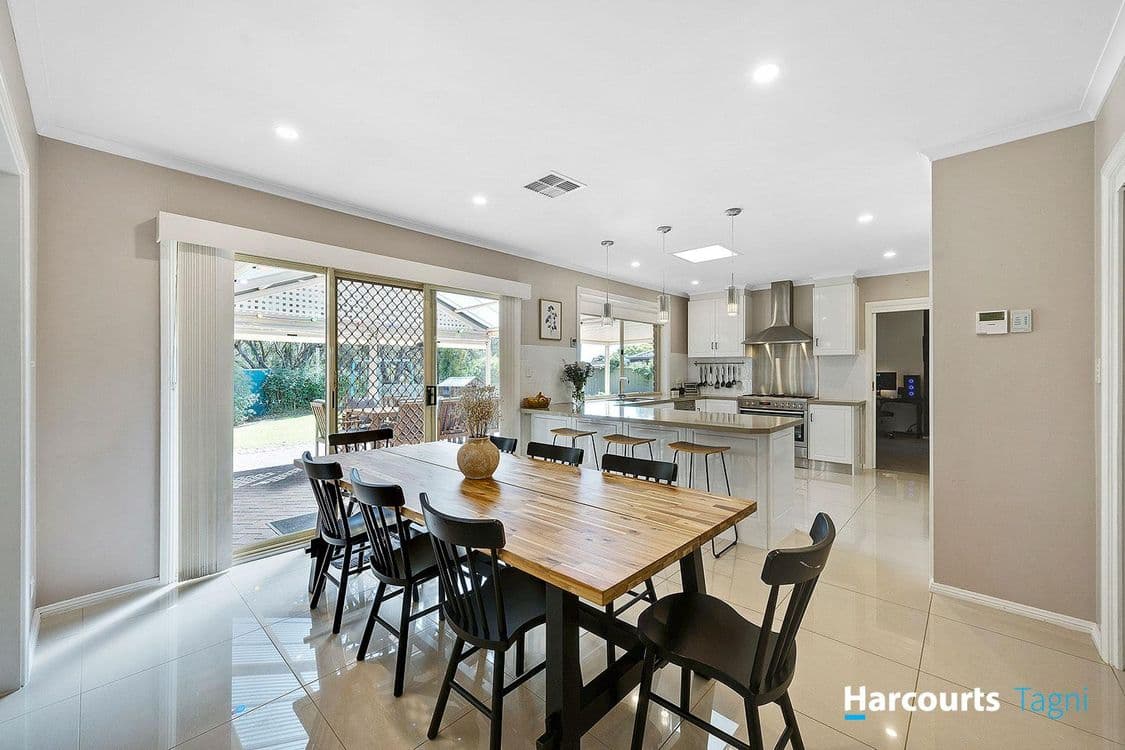 10 Sandalwood Grove, WOODCROFT, SA 5162, Woodcroft - Thumbnail 3