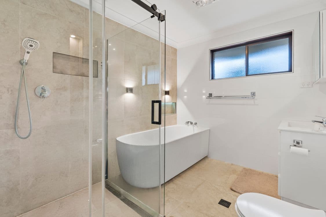 16 Jarmo Crescent, SOUTHPORT, QLD 4215, Southport - Thumbnail 8