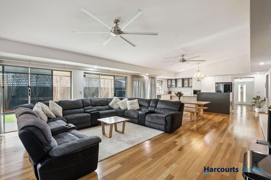 142 Charlottes Vista, ELLENBROOK, WA 6069, Ellenbrook - Thumbnail 2