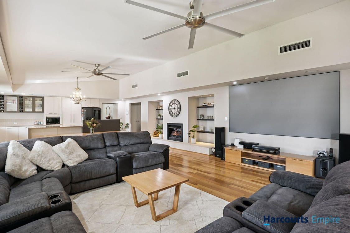 142 Charlottes Vista, ELLENBROOK, WA 6069, Ellenbrook - Thumbnail 3