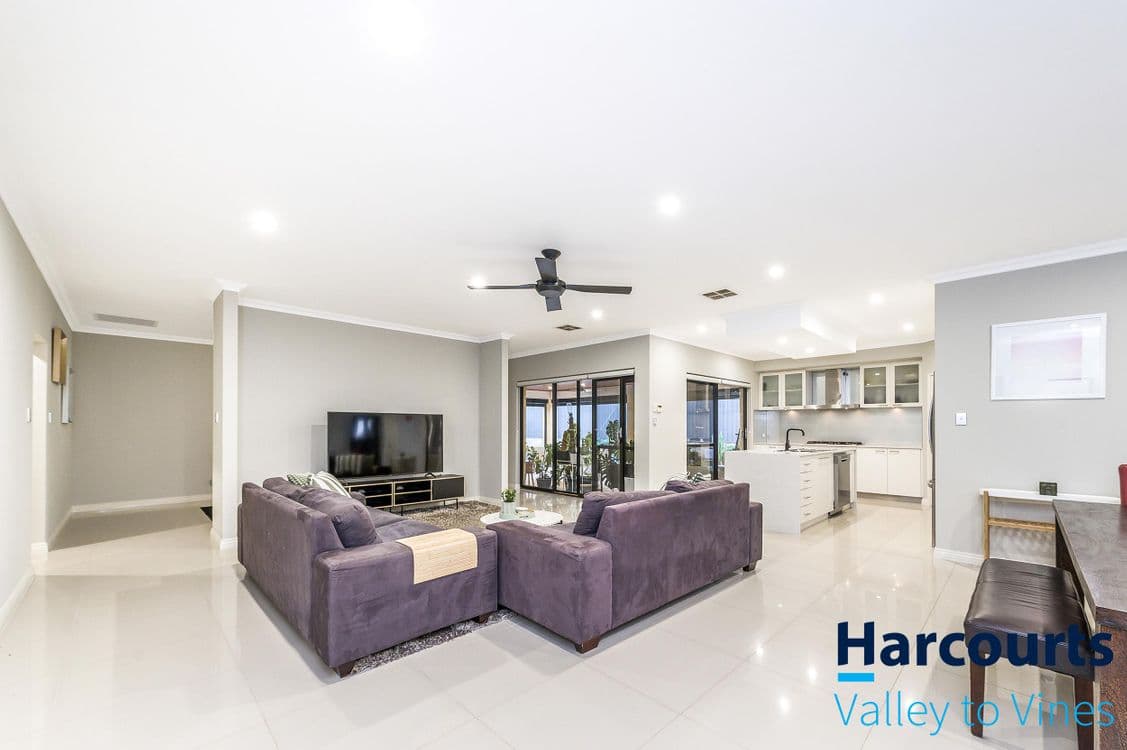 71 Amethyst Parkway, AVELEY, WA 6069, Aveley - Thumbnail 4