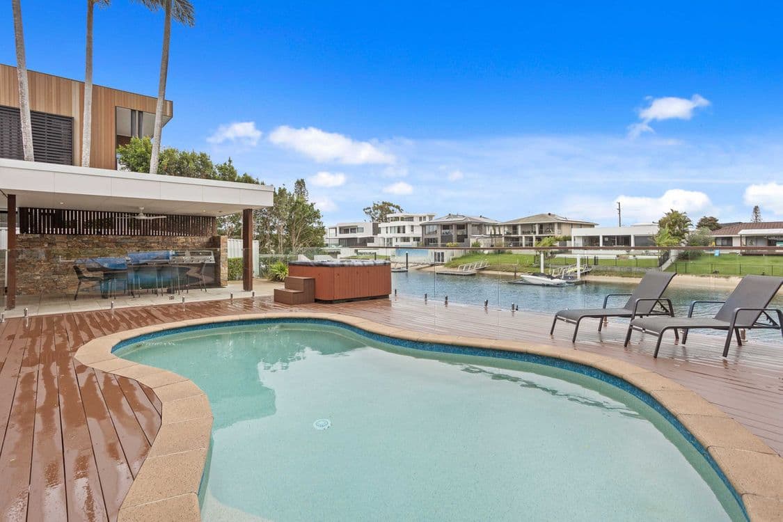 17 Maureen Court, Broadbeach Waters, QLD 4218, Broadbeach Waters - Thumbnail 2