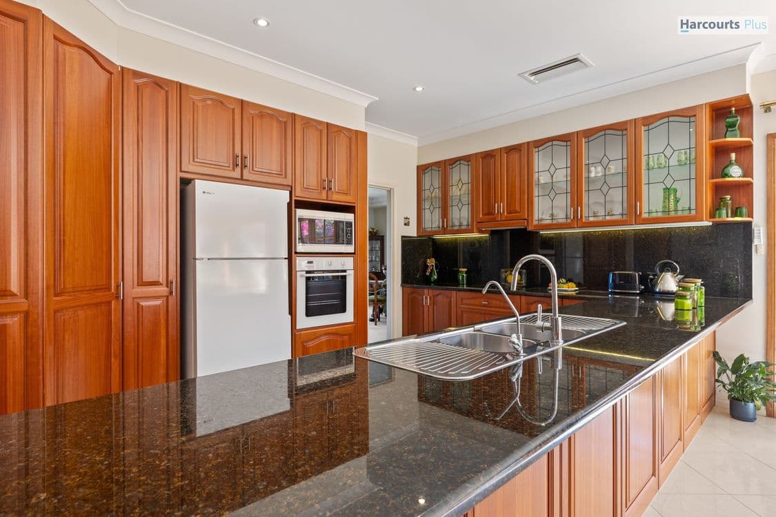 1 Omeo Close, HALLETT COVE, SA 5158, Hallett Cove - Thumbnail 7