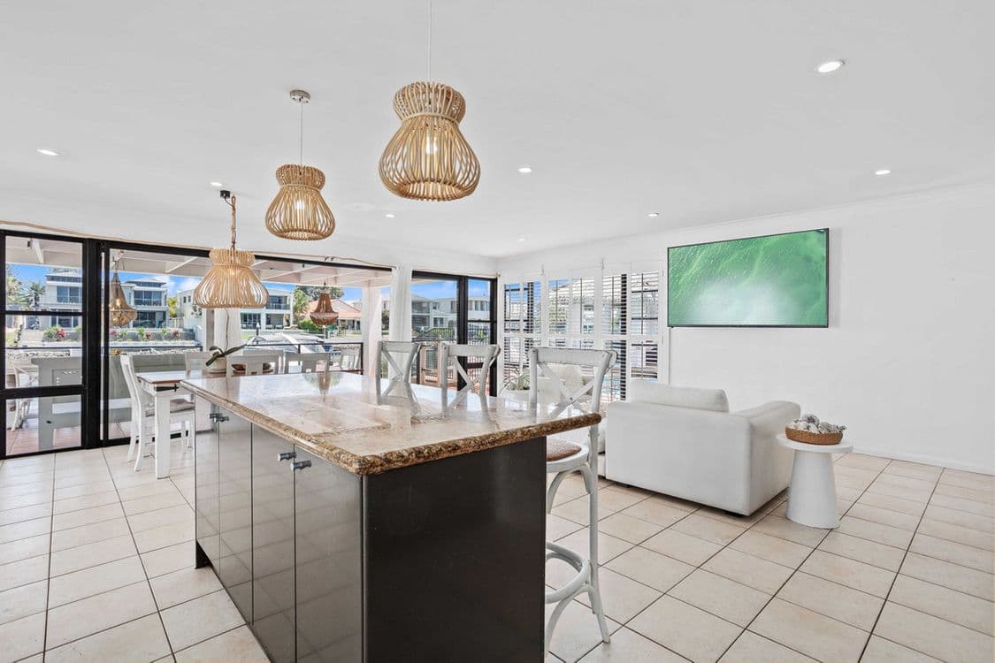 5 Allambi Avenue, Broadbeach Waters, QLD 4218, Broadbeach Waters - Thumbnail 8