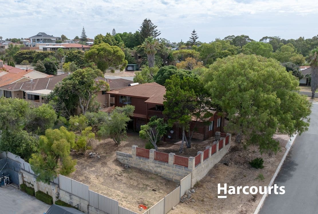 74 Dampier Avenue, MULLALOO, WA 6027, Mullaloo - Thumbnail 2