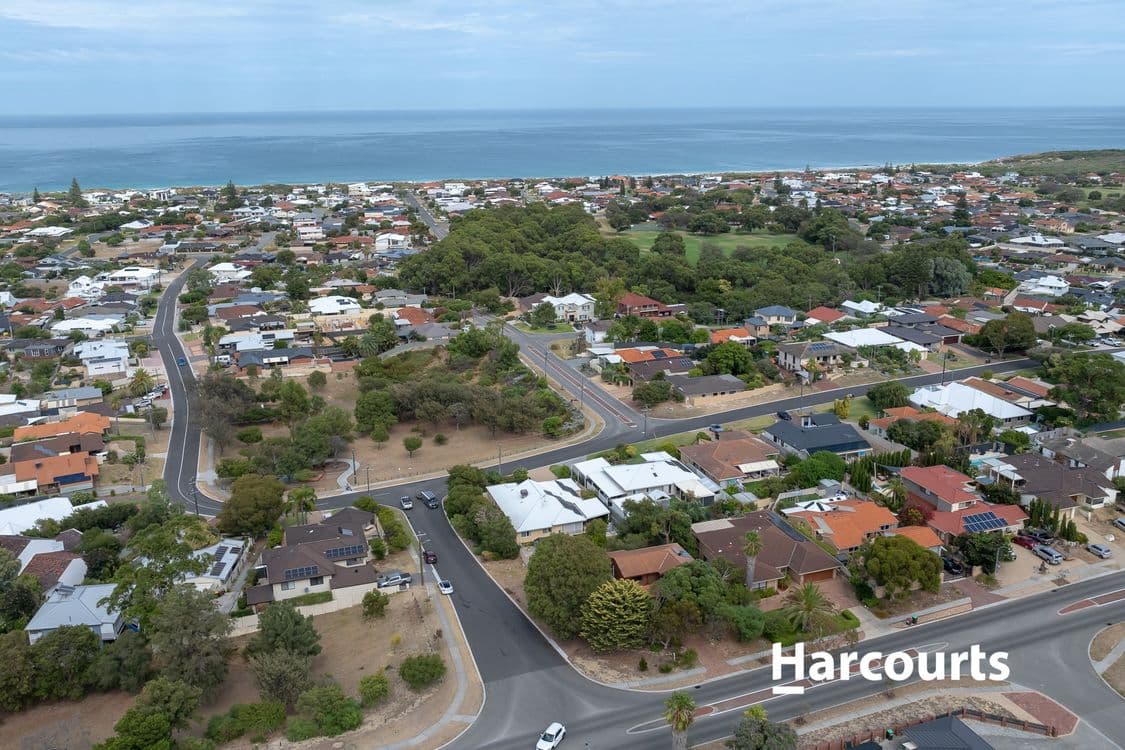 74 Dampier Avenue, MULLALOO, WA 6027, Mullaloo - Thumbnail 3