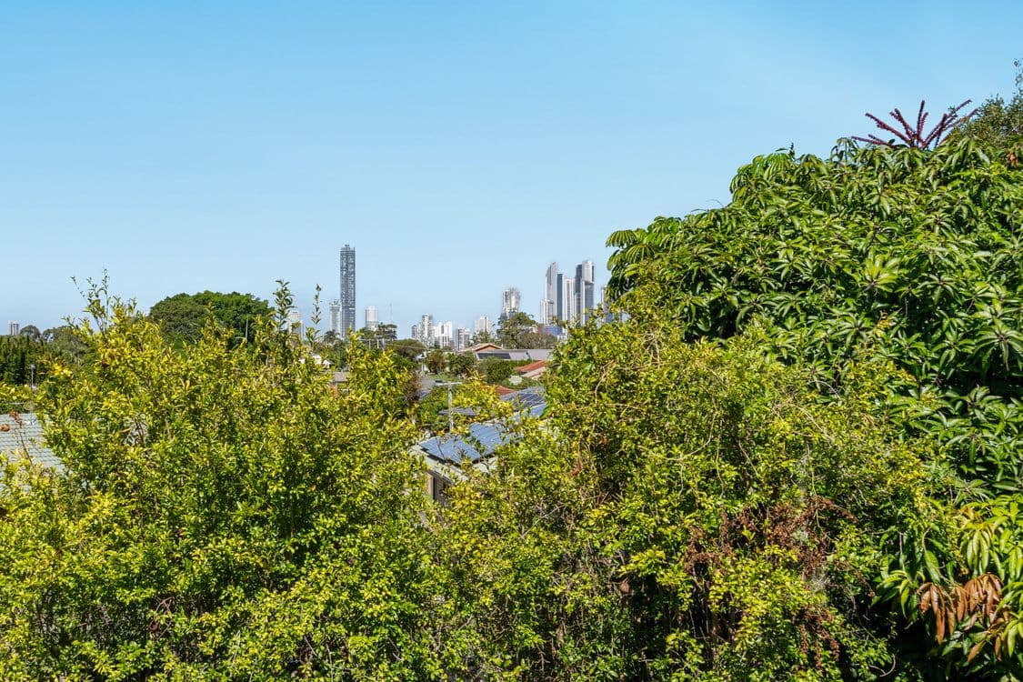 49 Wardoo Street, SOUTHPORT, QLD 4215, Southport - Thumbnail 2
