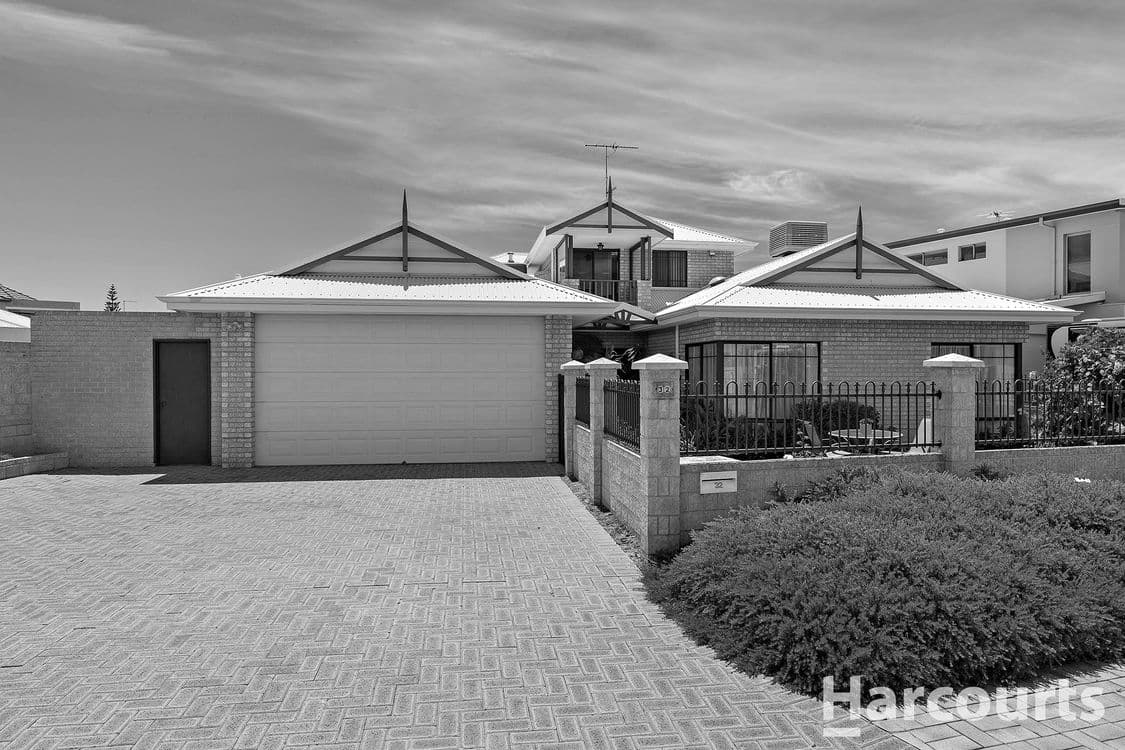 32 Rialto Place, HALLS HEAD, WA 6210, Halls Head - Image 1