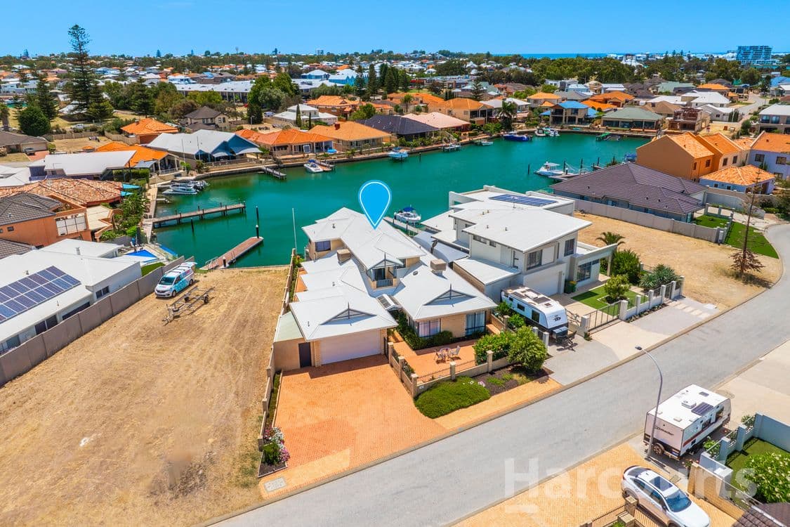 32 Rialto Place, HALLS HEAD, WA 6210, Halls Head - Thumbnail 2