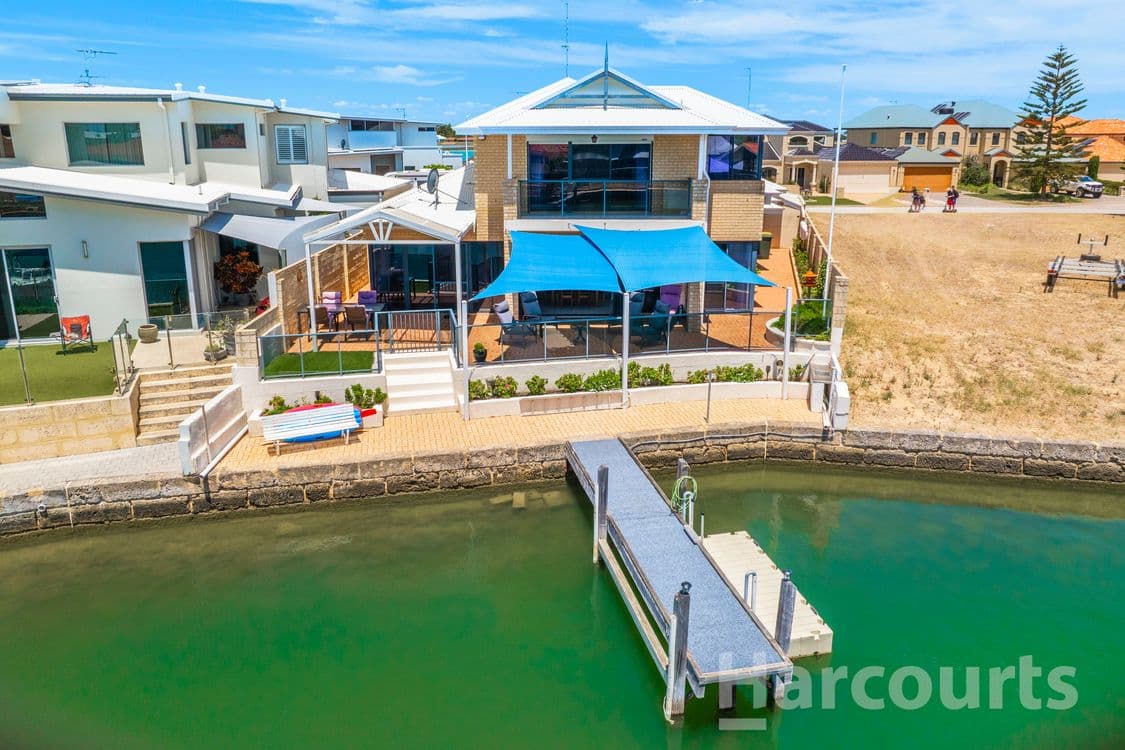 32 Rialto Place, HALLS HEAD, WA 6210, Halls Head - Thumbnail 3