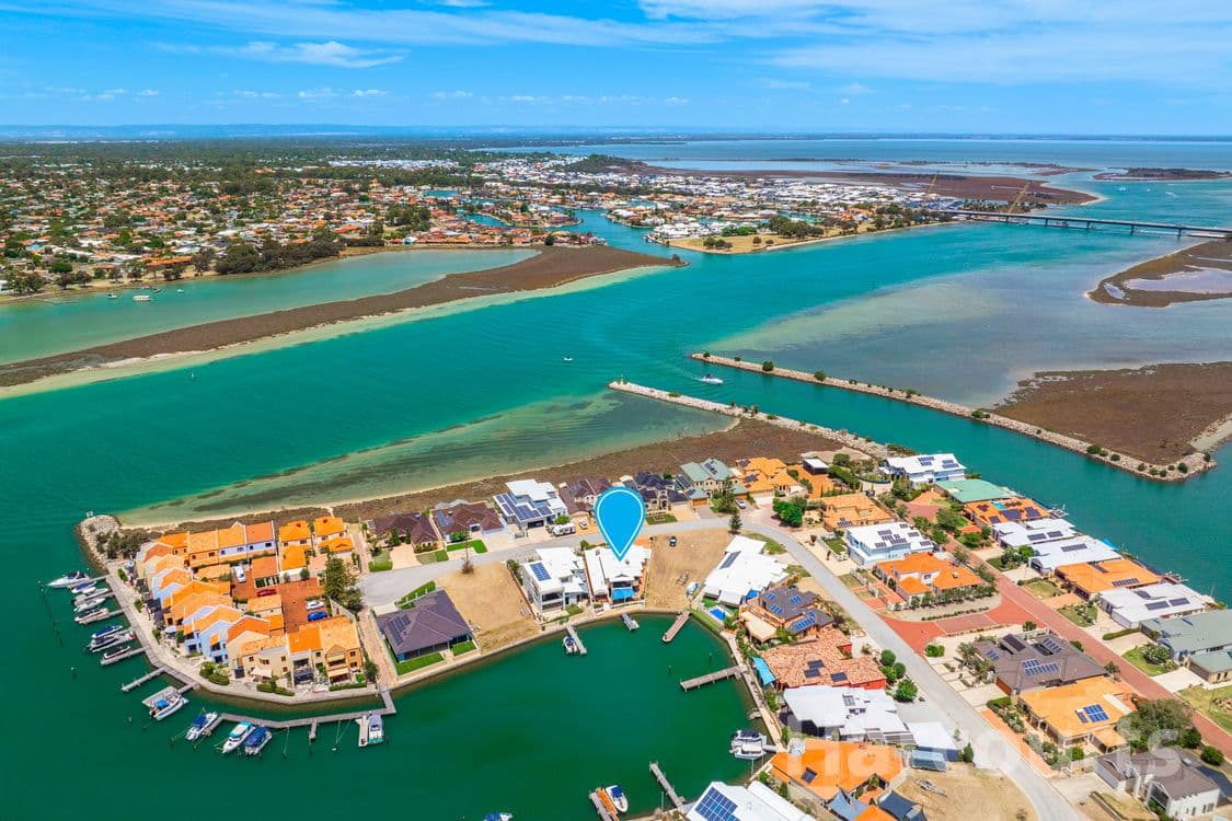 32 Rialto Place, HALLS HEAD, WA 6210, Halls Head - Thumbnail 4