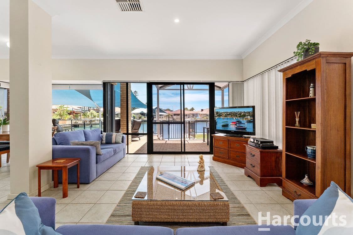 32 Rialto Place, HALLS HEAD, WA 6210, Halls Head - Thumbnail 8