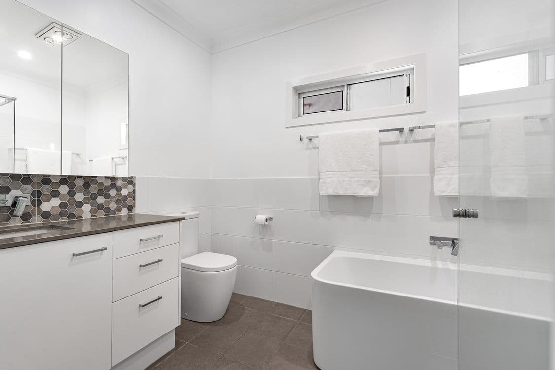 141 Willard Street, CARINA HEIGHTS, QLD 4152, Carina Heights - Thumbnail 4