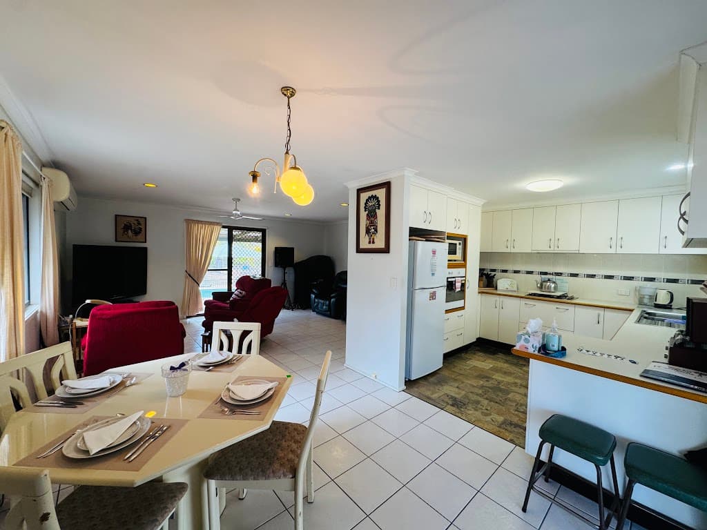 15 Grevillea Drive, Redridge, QLD, 4660, Redridge - Thumbnail 3