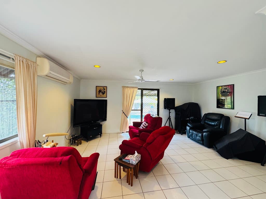 15 Grevillea Drive, Redridge, QLD, 4660, Redridge - Thumbnail 4