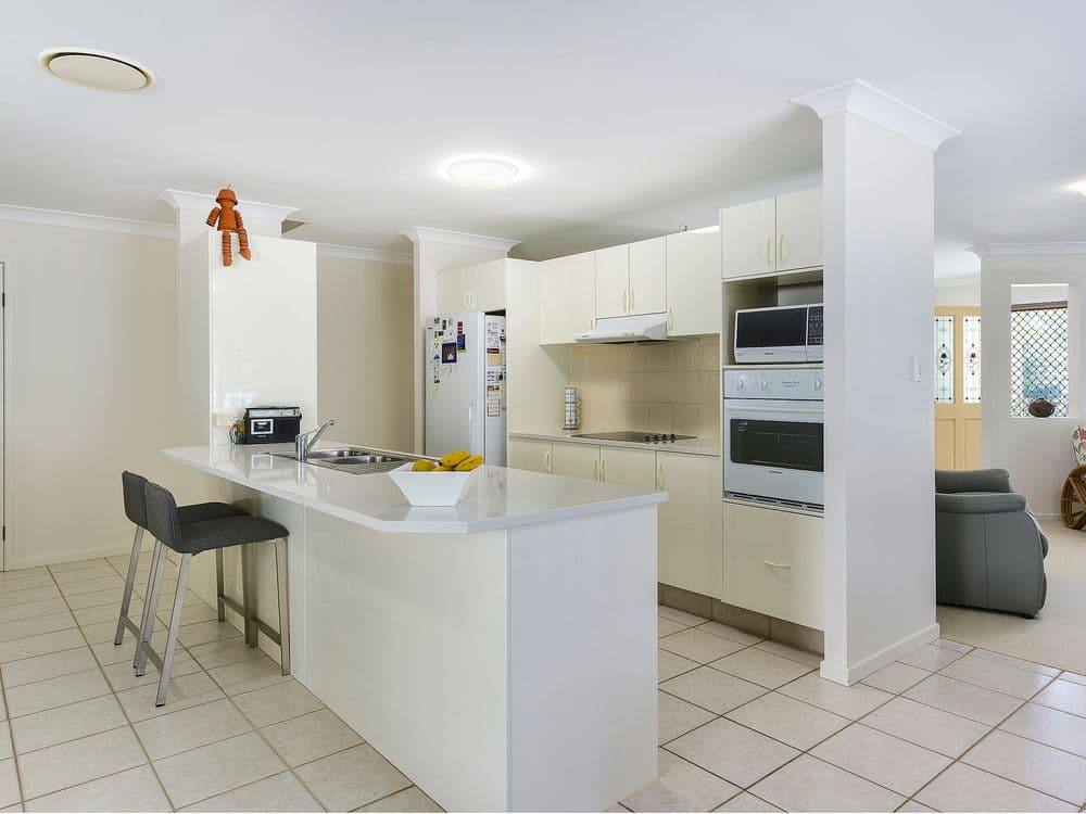 35 Glenwood Place, THE GAP, QLD 4061, The Gap - Thumbnail 4