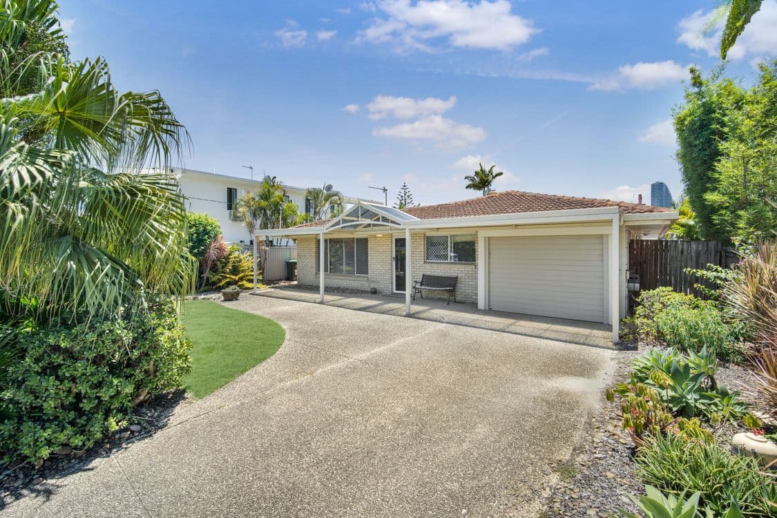 10 Sarasota Key, BROADBEACH WATERS, QLD 4218, Broadbeach Waters - Thumbnail 3