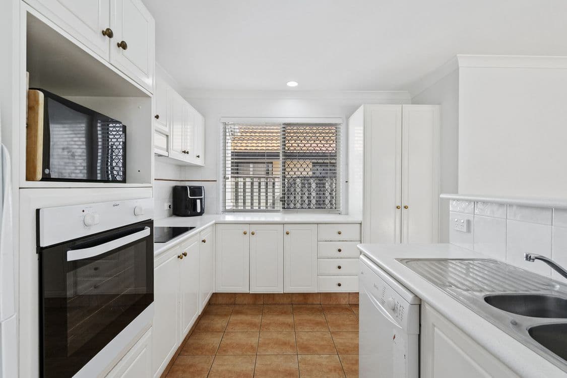27 Rainbird Close, Burleigh Waters, QLD 4220, Burleigh Waters - Thumbnail 6