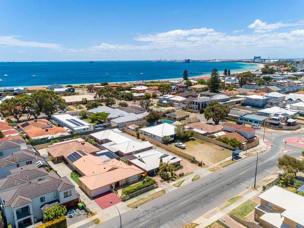 96A Parkin Street, Rockingham, WA, 6168, Rockingham - Thumbnail 2