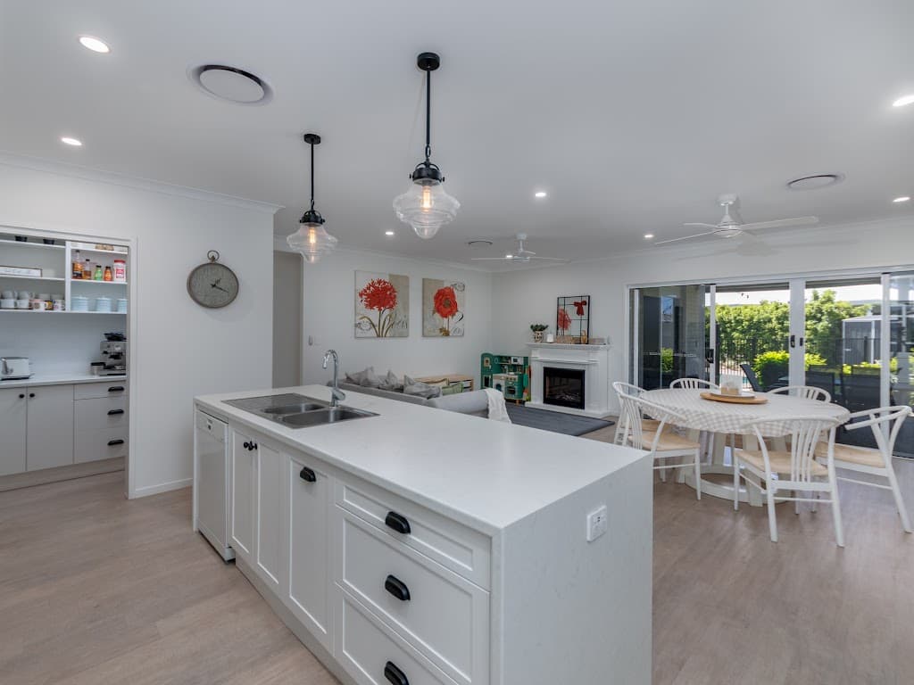 10 Irving Place, Innes Park, QLD, 4670, Innes Park - Thumbnail 6