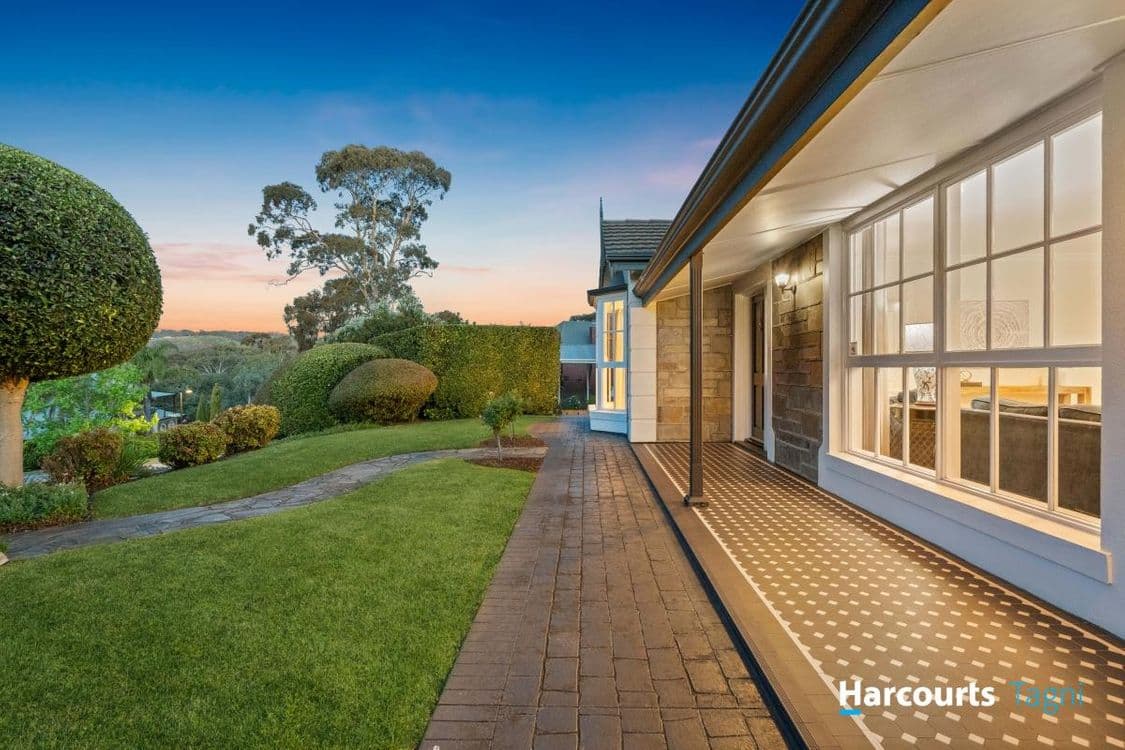 16 Swallow Drive, FLAGSTAFF HILL, SA 5159, Flagstaff Hill - Thumbnail 2