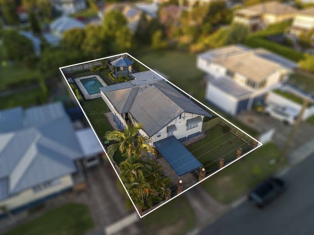 86 Sapphire Street, Holland Park, QLD 4121, Holland Park - Thumbnail 2