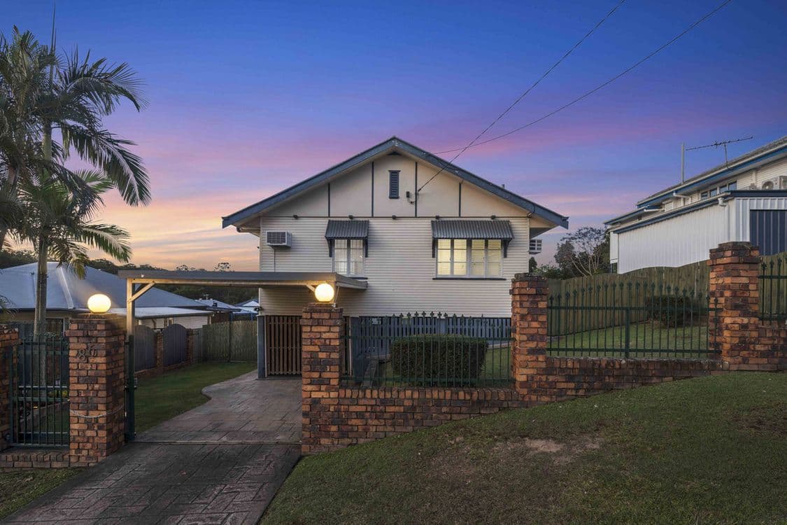 86 Sapphire Street, Holland Park, QLD 4121, Holland Park - Thumbnail 3