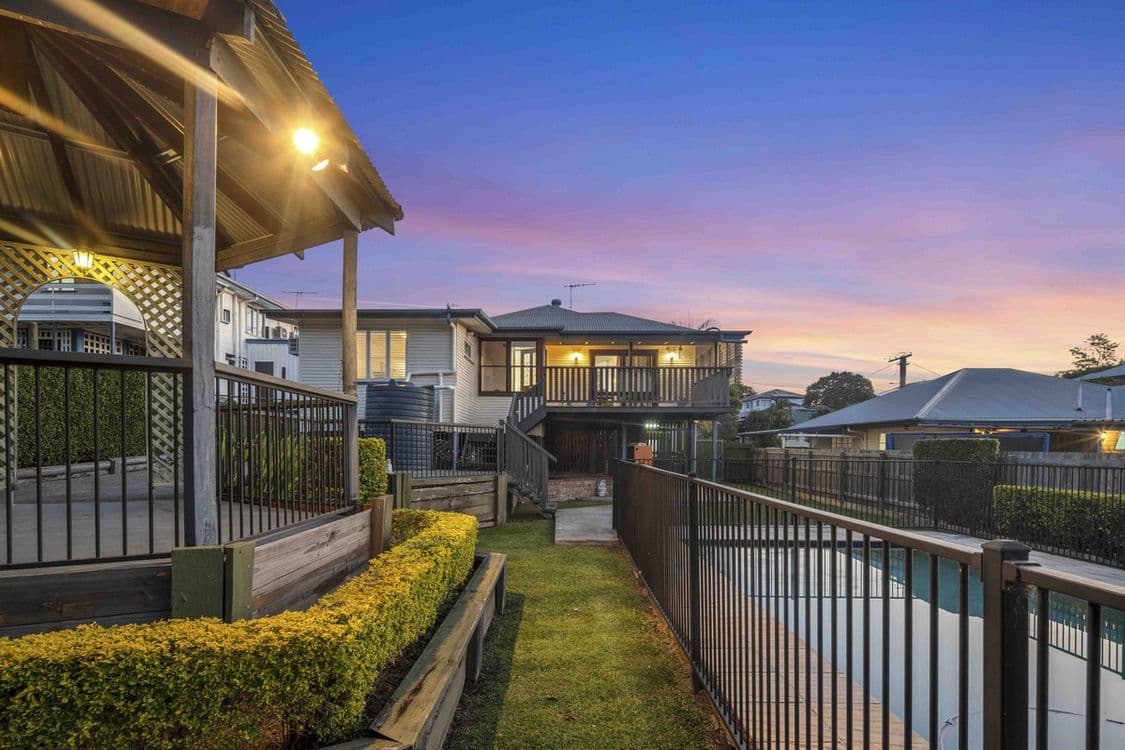86 Sapphire Street, Holland Park, QLD 4121, Holland Park - Thumbnail 4