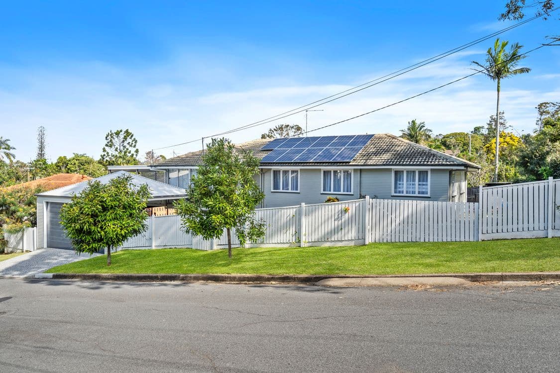 4 Verdant Street, MANLY WEST, QLD 4179, Manly West - Image 1