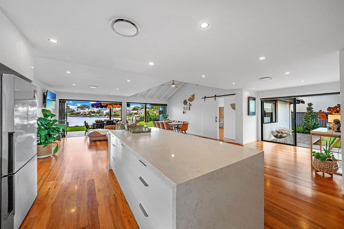 63 Sailaway Street, MERMAID WATERS, QLD 4218, Mermaid Waters - Thumbnail 2
