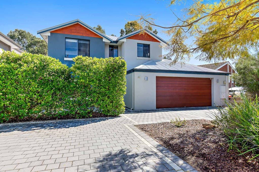14B Flinders Crescent, Bull Creek, WA, 6149, Bull Creek - Thumbnail 2