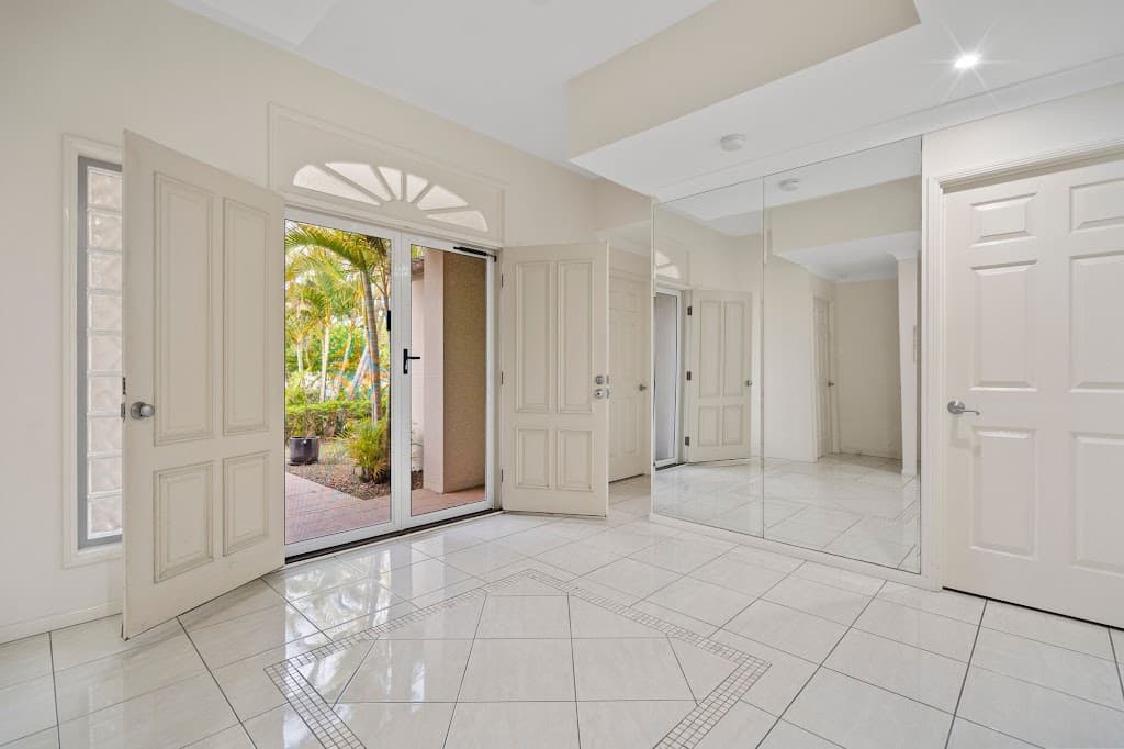 17 Oakridge Place, Molendinar, QLD, 4214, Molendinar - Thumbnail 4