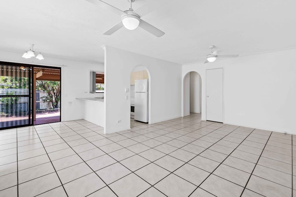 1/6 Hillstar Avenue, Burleigh Waters, QLD, 4220, Burleigh Waters - Thumbnail 3