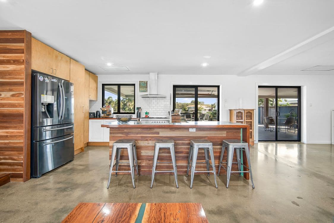 19 Pacific Boulevard, BROADBEACH WATERS, QLD 4218, Broadbeach Waters - Thumbnail 2