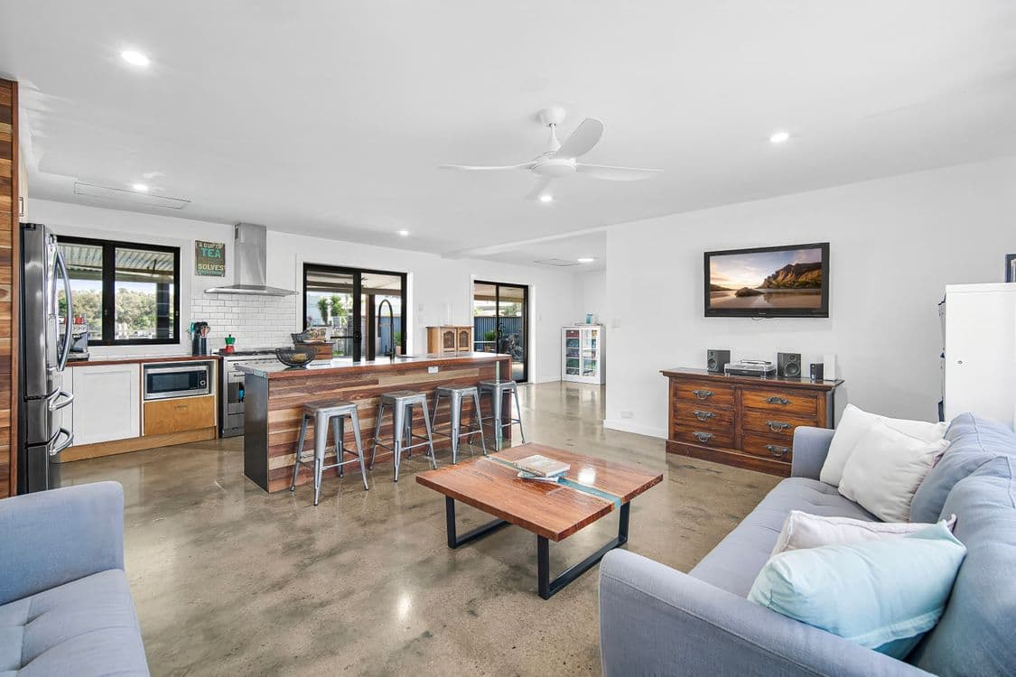 19 Pacific Boulevard, BROADBEACH WATERS, QLD 4218, Broadbeach Waters - Thumbnail 4