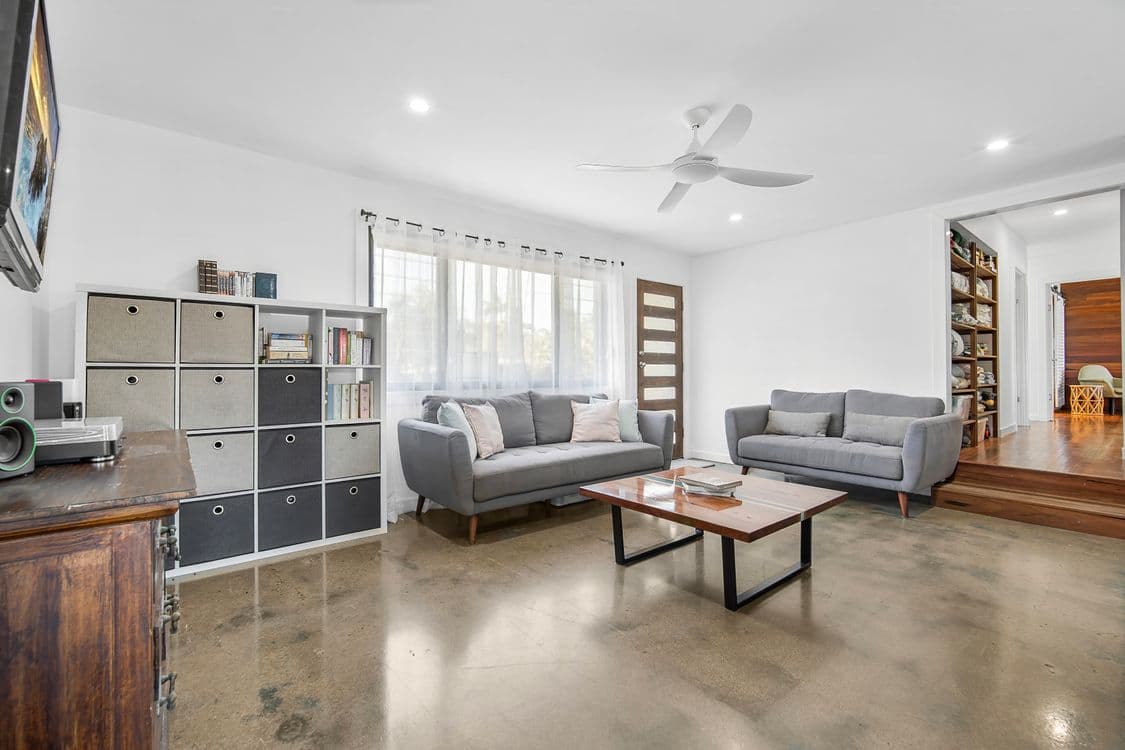 19 Pacific Boulevard, BROADBEACH WATERS, QLD 4218, Broadbeach Waters - Thumbnail 5