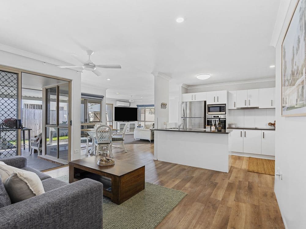 9 Rainbird Close, Burleigh Waters, QLD 4220, Burleigh Waters - Thumbnail 2