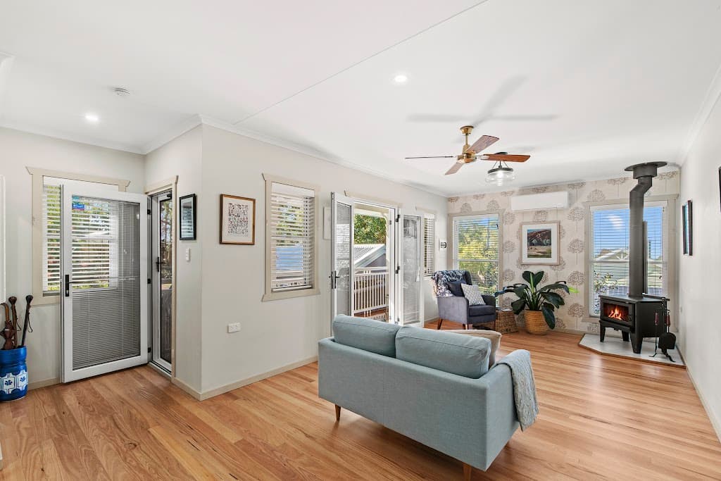 11 Beechmont Avenue, Tamborine Mountain, QLD, 4272, Tamborine Mountain - Thumbnail 2