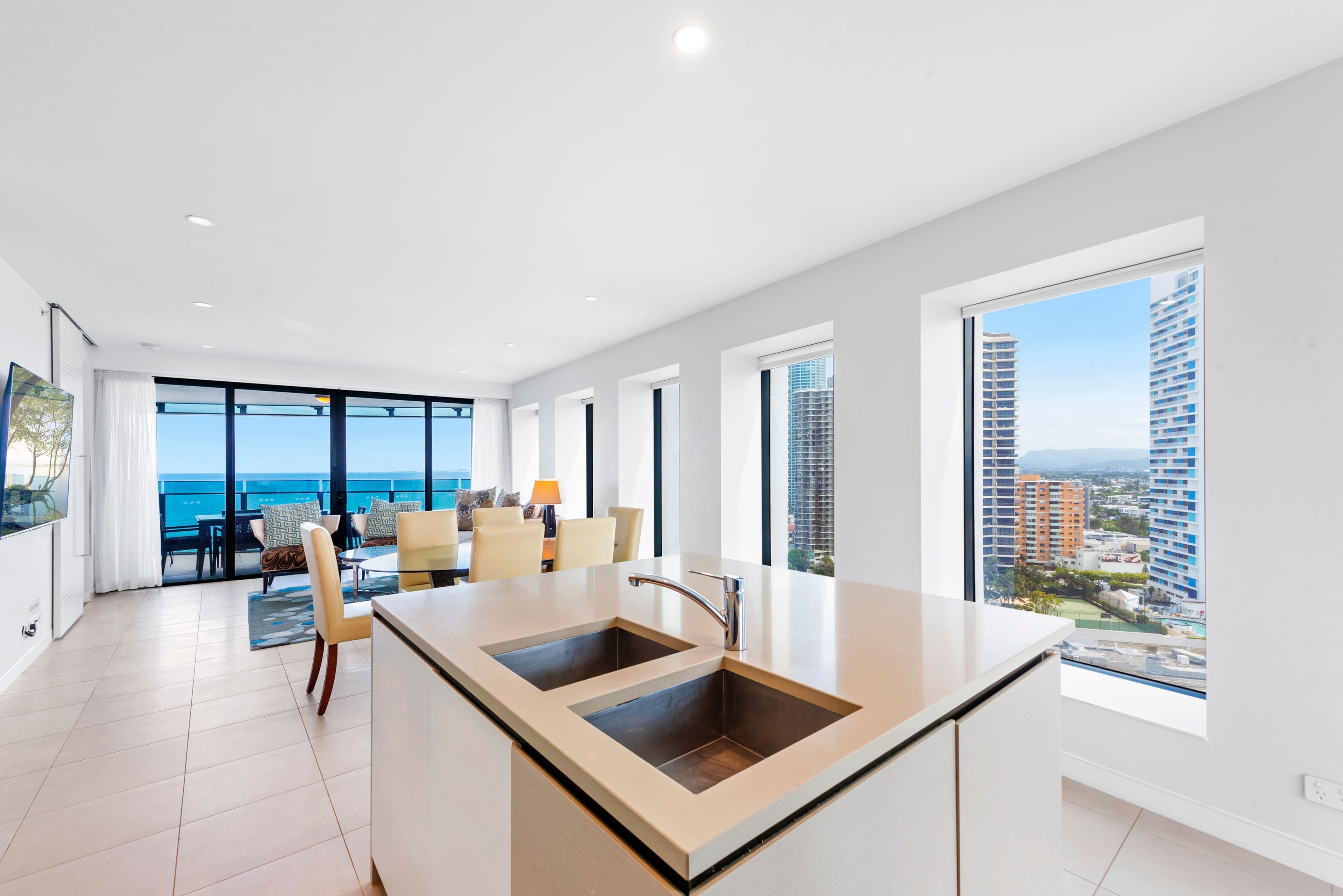 1401/4 The Esplanade, Surfers Paradise QLD 4217, Surfers Paradise - Thumbnail 3