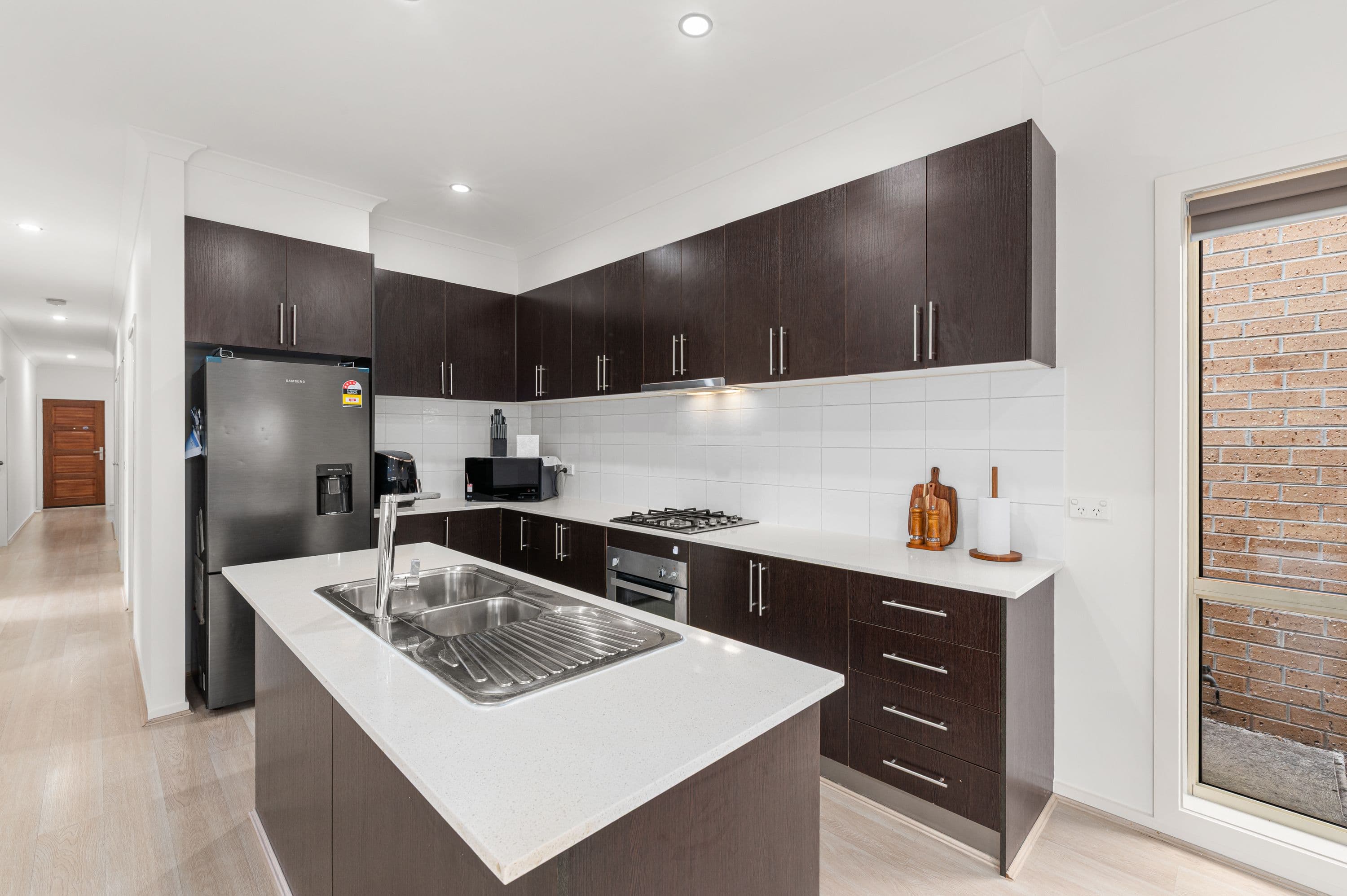 4 Dolphin Drive, South Morang VIC 3752, South Morang - Thumbnail 3