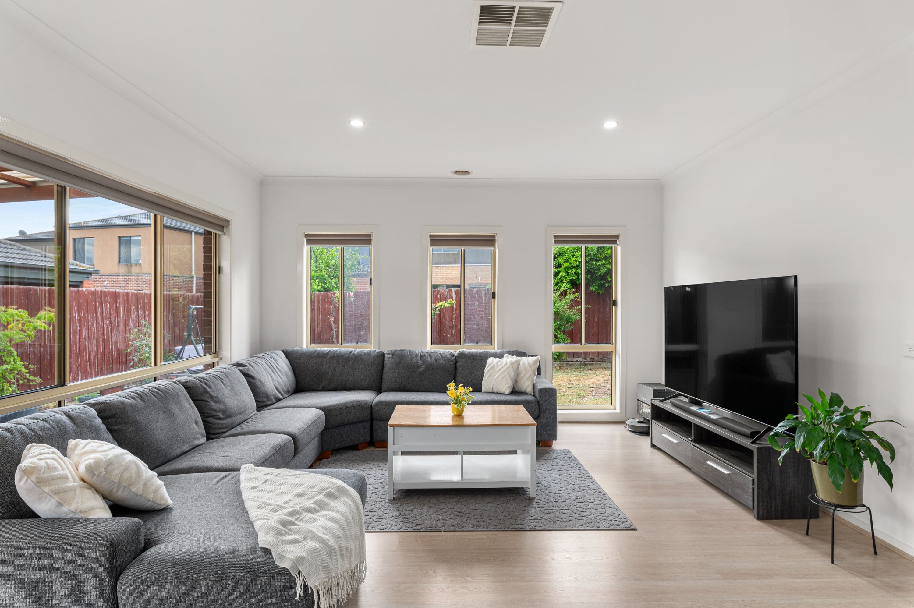 4 Dolphin Drive, South Morang VIC 3752, South Morang - Thumbnail 6