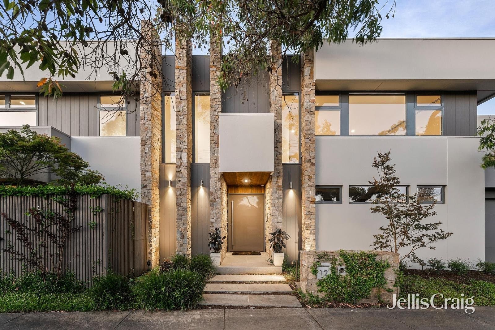 12 Roycroft Close, Glen Waverley, Glen Waverley - Image 1