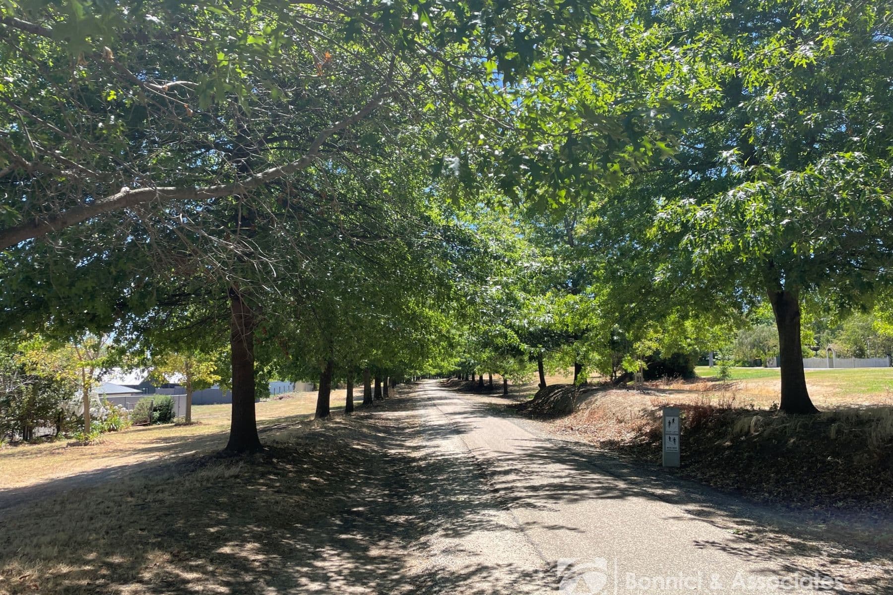 3 Shallue Lane, Beechworth VIC 3747, Beechworth - Thumbnail 2