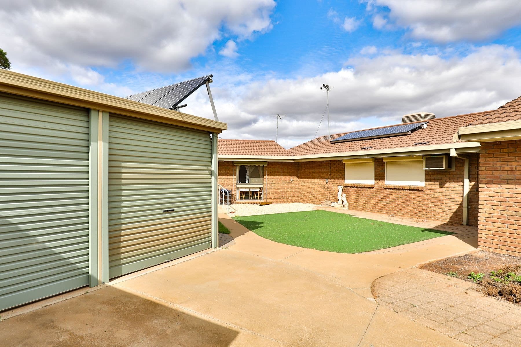 2/6 Amelia Court, Mildura - Image 1