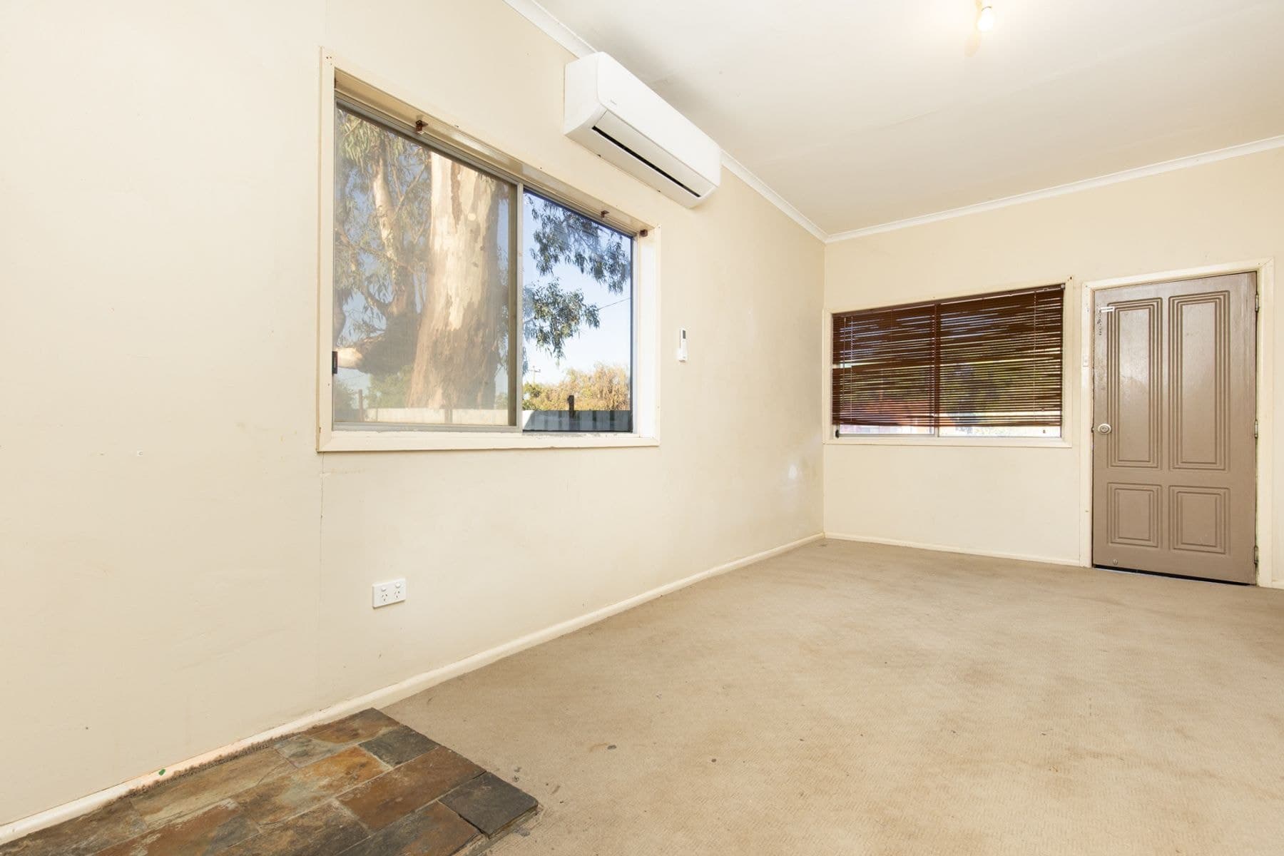 6 Churchill Street, Buronga - Image 1